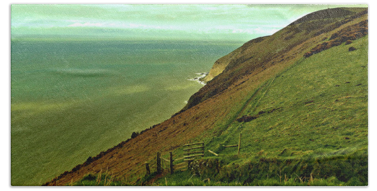 Places Beach Towel featuring the photograph Countisbury by Richard Denyer