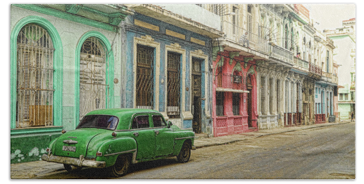 Cuba Beach Towel featuring the photograph Crumbling Beauty by Mary Buck