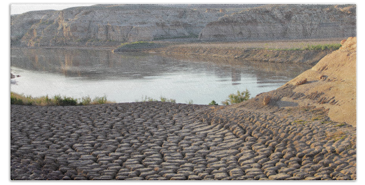 Cracked Mud Flats Beach Towel featuring the photograph D12813 Cracked Mud Flats of Drying Lake Powell by Ed Cooper Photography