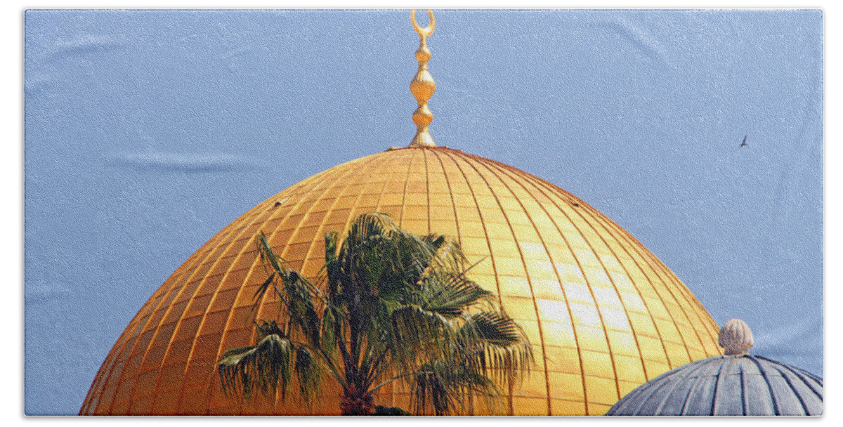 Dome Of The Rock Beach Towel featuring the photograph Dates Tree by Munir Alawi