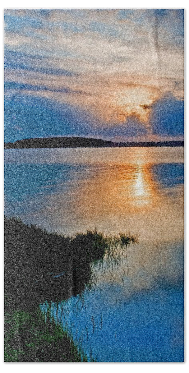 Sunset Beach Towel featuring the photograph Day's end by Bill Jonscher