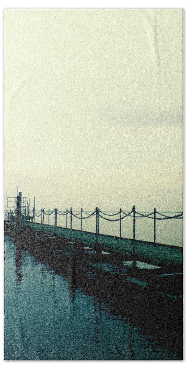 Pier Beach Sheet featuring the photograph Departure by Yuka Kato
