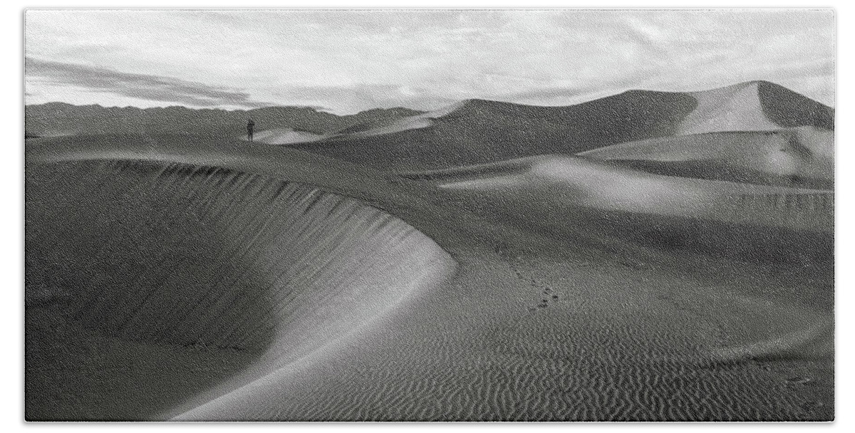 Death Valley National Park Beach Towel featuring the photograph Dunes Bw by Jonathan Nguyen