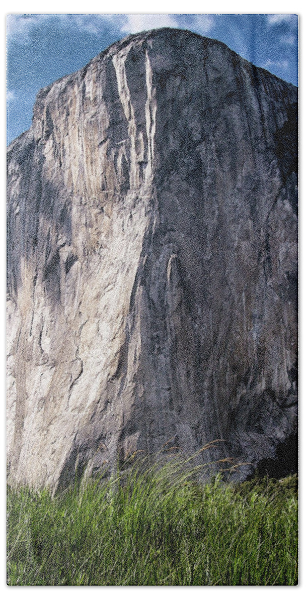 Yosemite Beach Towel featuring the photograph El Capitan Yosemite Valley by Lawrence Knutsson