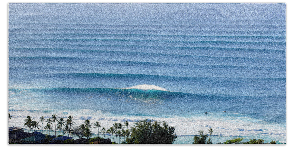 Banzai Pipeline Beach Towel featuring the photograph El Nino's Pipeline Lineup by Kevin Smith