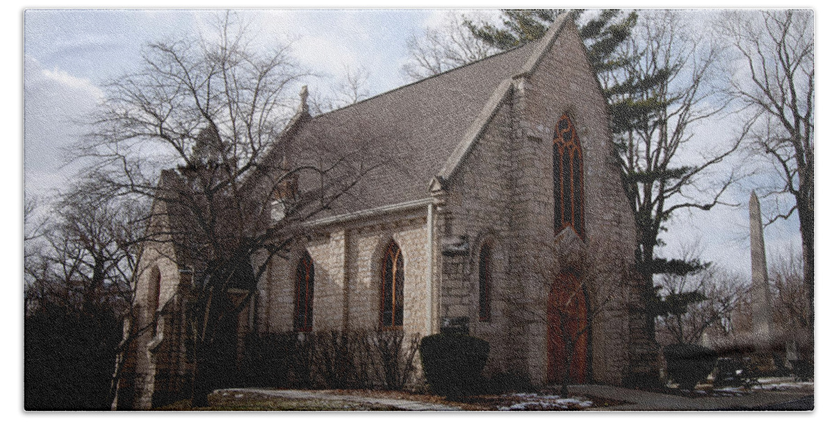 Elmwood Cemetery Beach Towel featuring the photograph Elmwood Cemetery Chapel by Rich S