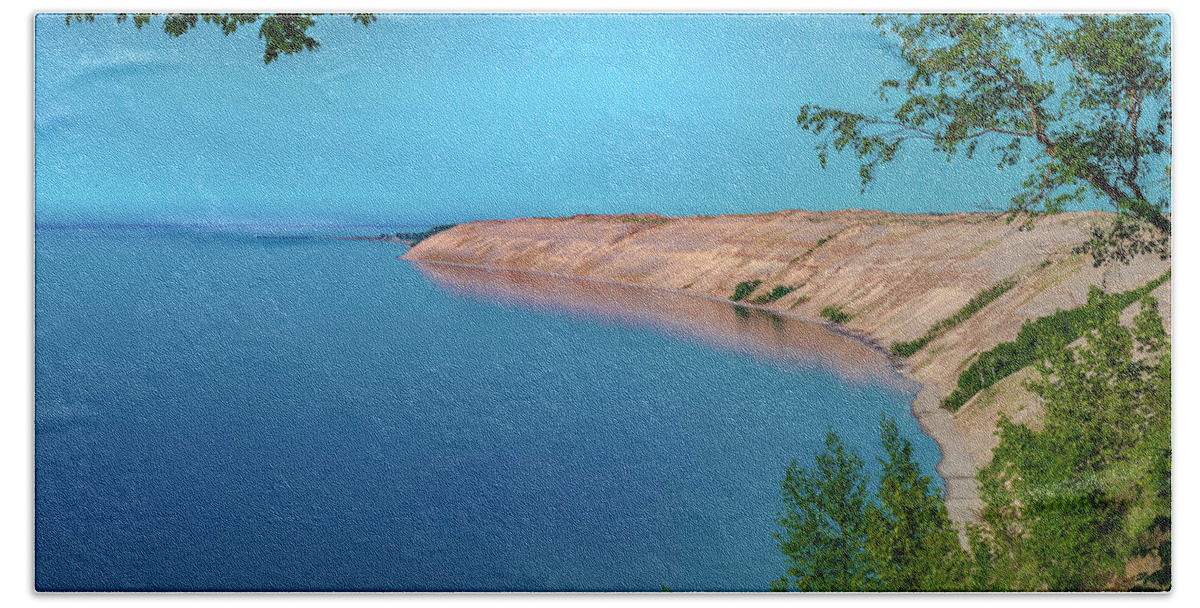 Au Sable Point Beach Sheet featuring the photograph Eveing Light on Grand Sable Banks by Gary McCormick