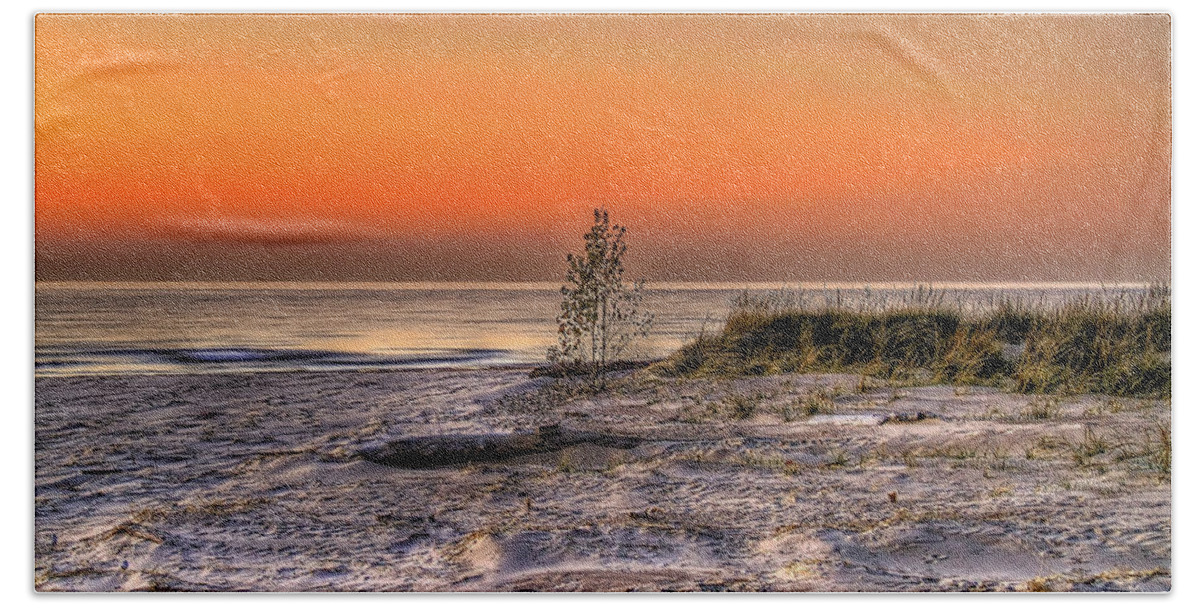 Hdr Photography Beach Sheet featuring the photograph Evening Beach Glow by Richard Gregurich
