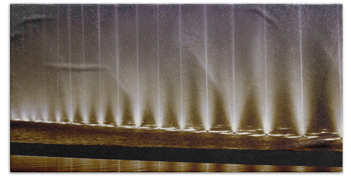 Fountains Beach Towel featuring the photograph Fanfare Fountains by Joseph Hollingsworth