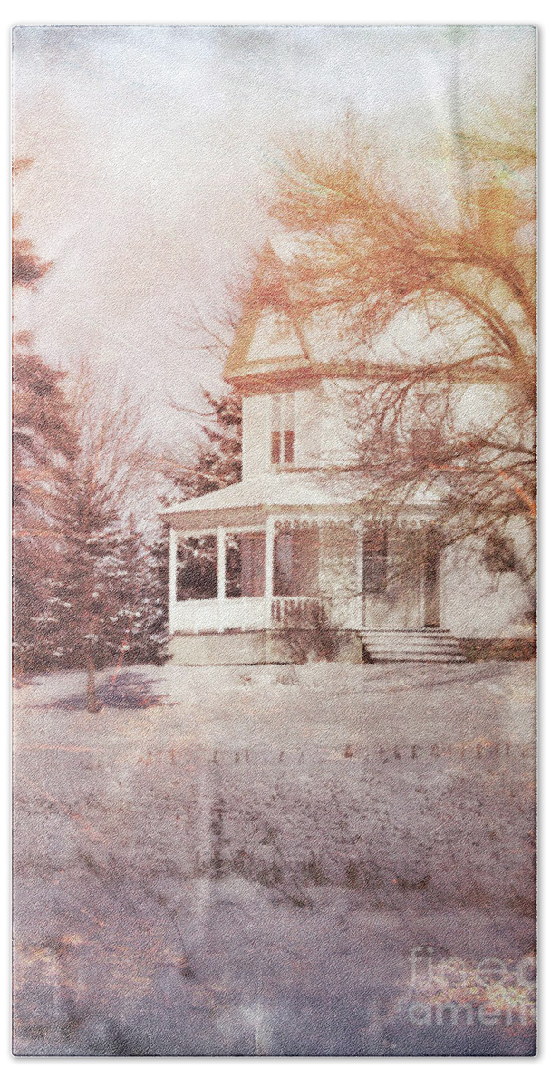 Farmhouse Beach Sheet featuring the photograph Farmhouse in Snow by Jill Battaglia