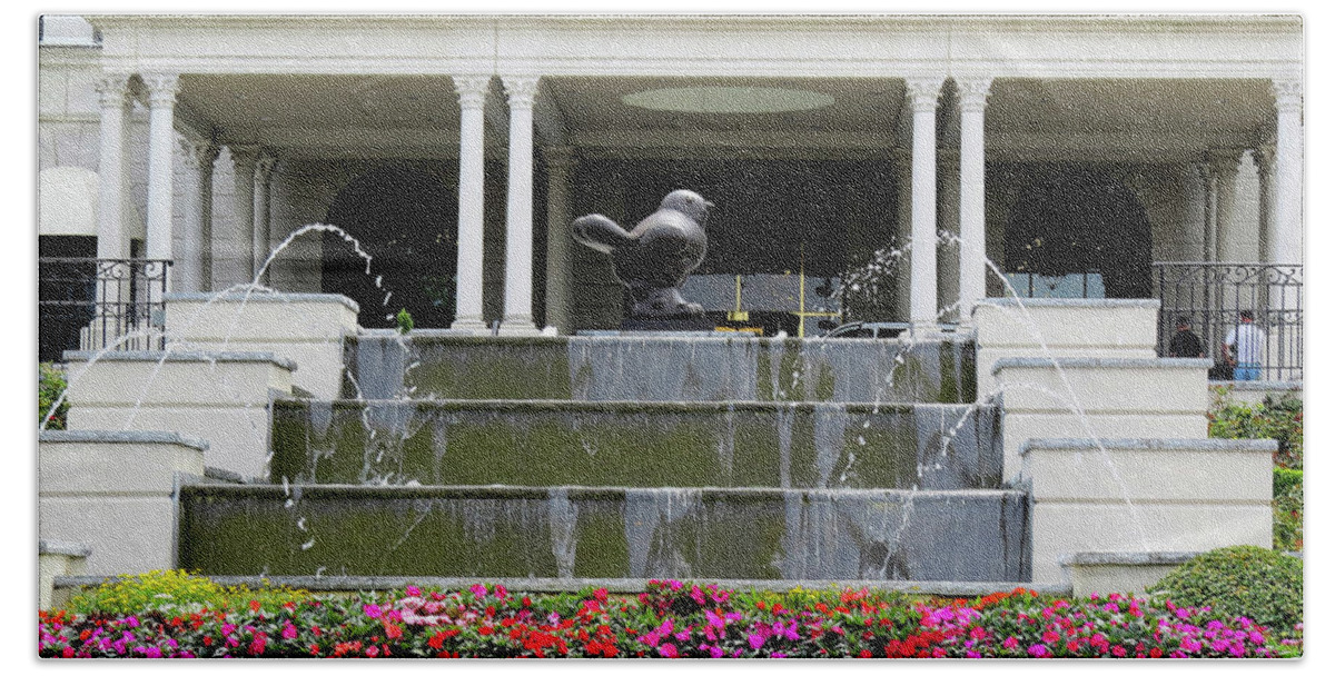 Fountains Beach Towel featuring the photograph Fountain at Chateau Lafayette by Linda Stern