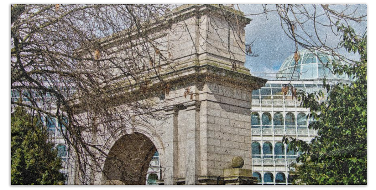 Fusilier's Arch Beach Towel featuring the photograph Fusilier's Arch in Dublin by Marisa Geraghty Photography