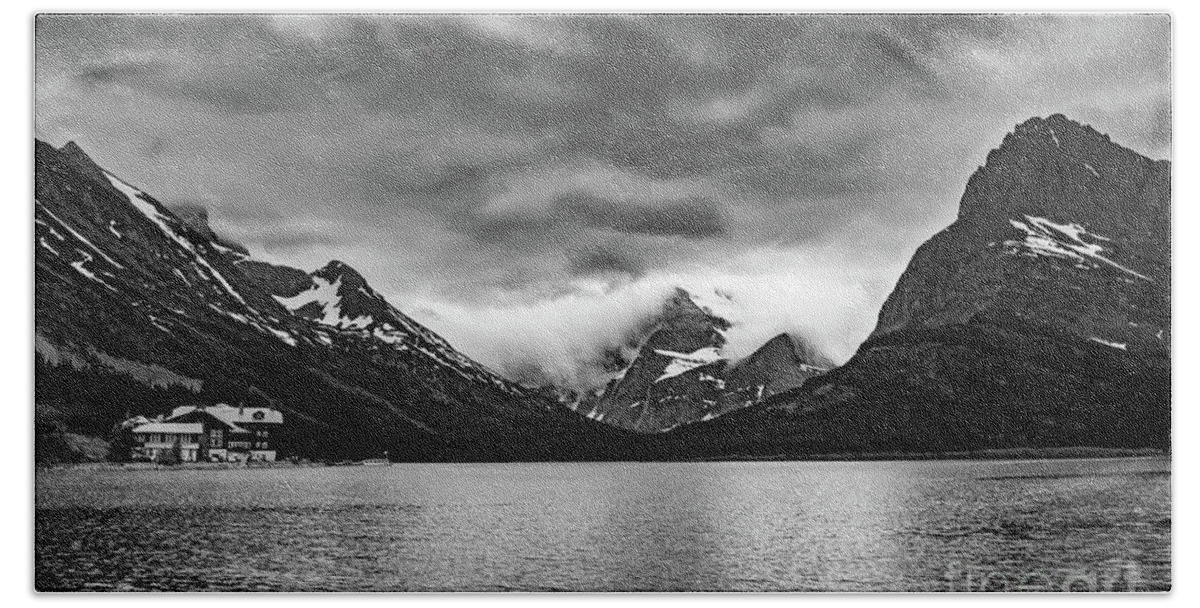 Glacier Beach Sheet featuring the photograph Glacial Getaway, Black and White by Adam Morsa