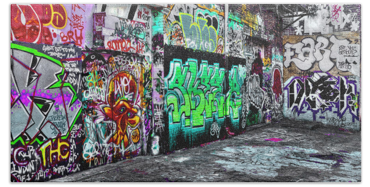 Paint Beach Towel featuring the photograph Graffiti Alley by Reynaldo Williams