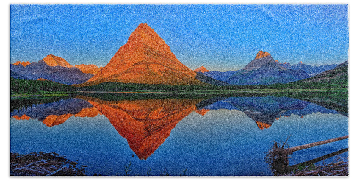 Grinnell Point Beach Towel featuring the photograph Grinnell Point Alpenglow Panorama by Greg Norrell