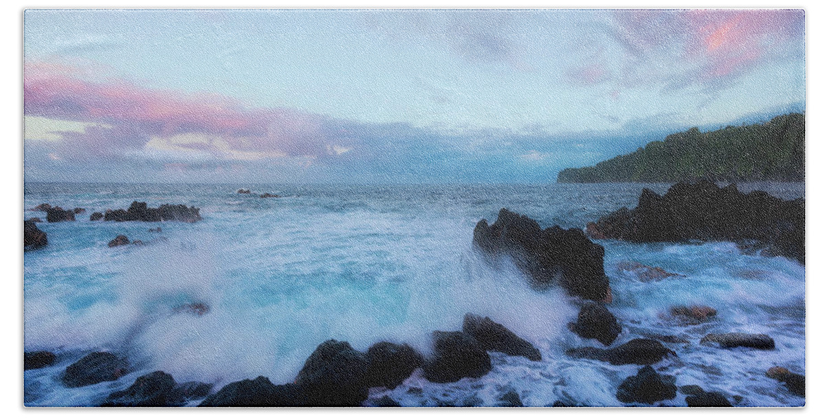 Laupahoehoe Beach Towel featuring the photograph Hamakua Sunset by Ryan Manuel