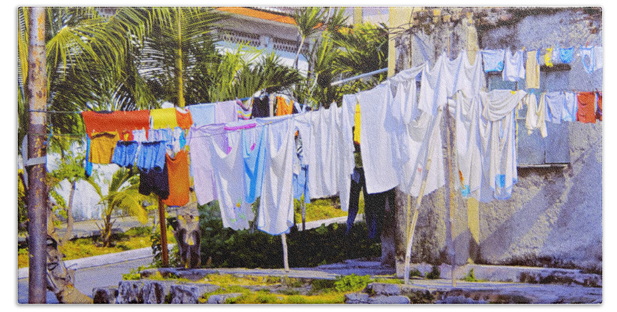 Laundry Beach Towel featuring the photograph Hanging Out by Dominic Piperata