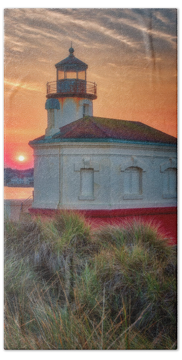 Oregon Beach Sheet featuring the photograph Hazy Sunrise at Coquille Lighthouse by Darren White