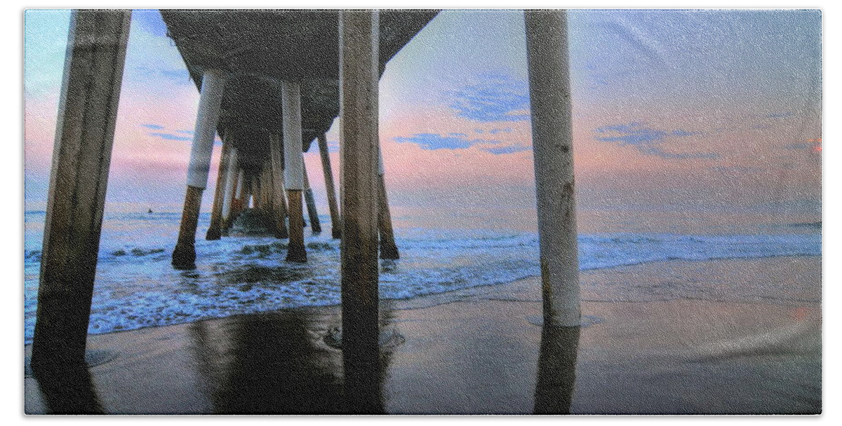 Hermosa Beach Pier Beach Sheet featuring the photograph Hermosa Dreamland by Richard Omura