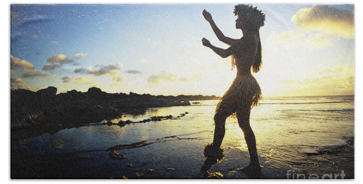 Arm Beach Towel featuring the photograph Hula Silhouette by Vince Cavataio - Printscapes