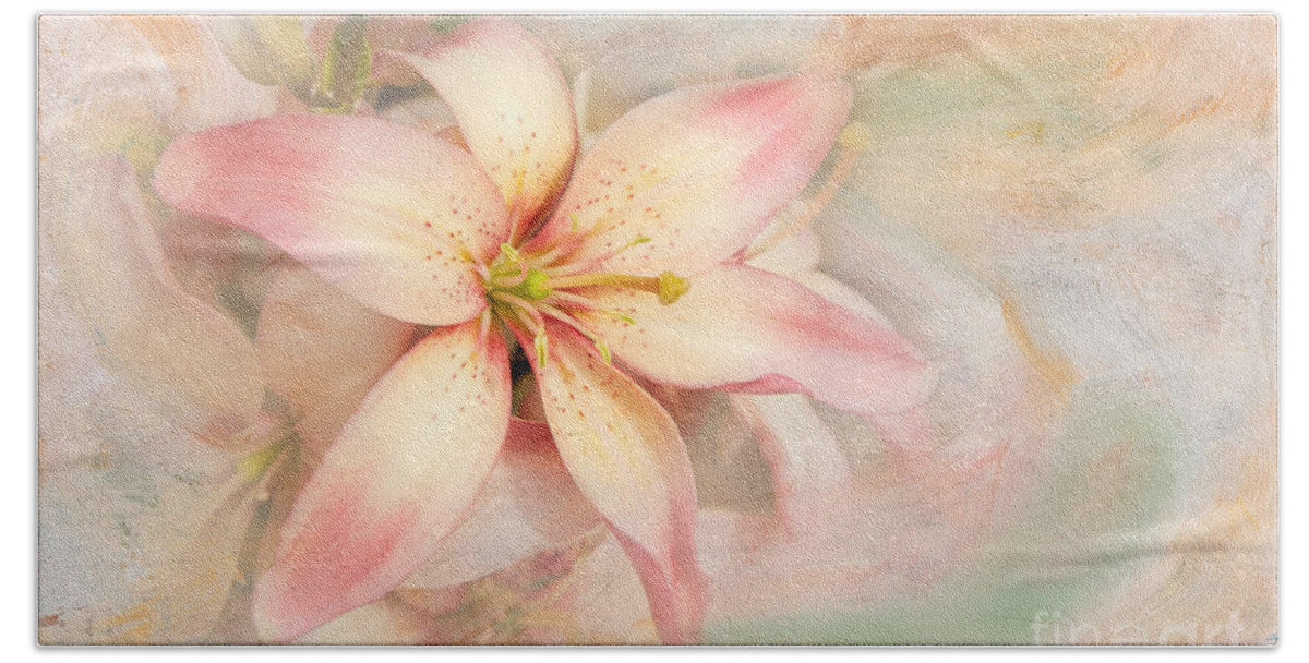 Gardens Beach Towel featuring the photograph Hybridizer Art by Marilyn Cornwell