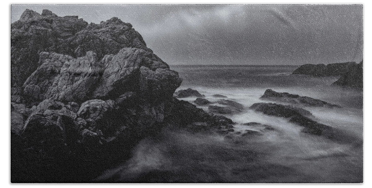 Landscape Beach Towel featuring the photograph In Spot Light by Jonathan Nguyen