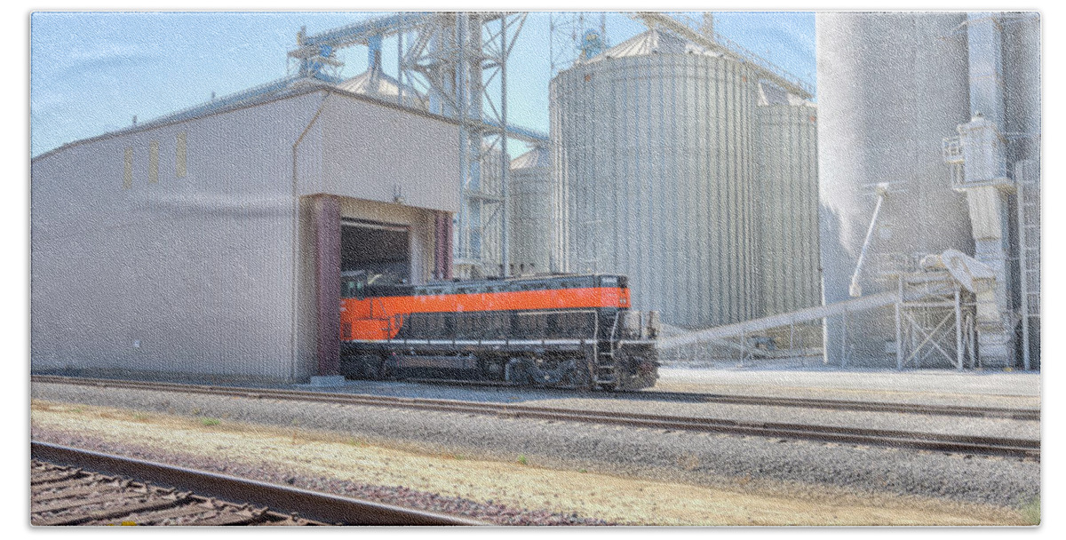 5405 Beach Sheet featuring the photograph Industrial Switcher 5405 by Jim Thompson