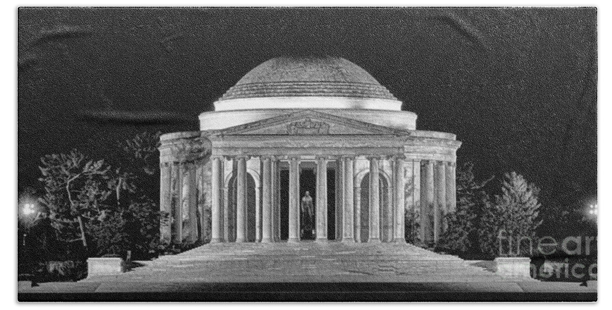 Jefferson Beach Towel featuring the photograph Jefferson Memorial Lonely Night by Olivier Le Queinec
