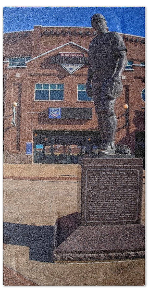 Johnny Beach Towel featuring the photograph Johnny Bench Statue by Buck Buchanan