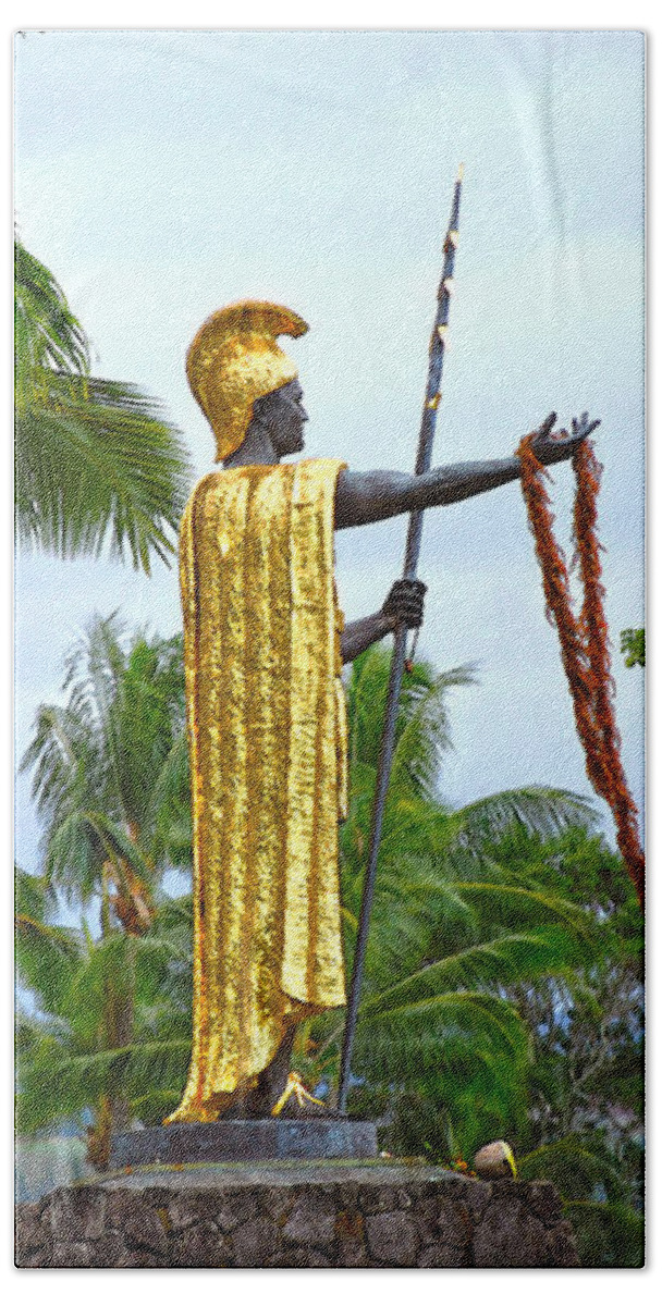 King Kamehameha Beach Towel featuring the photograph King Kamehameha the Great Statue by Catherine Sherman