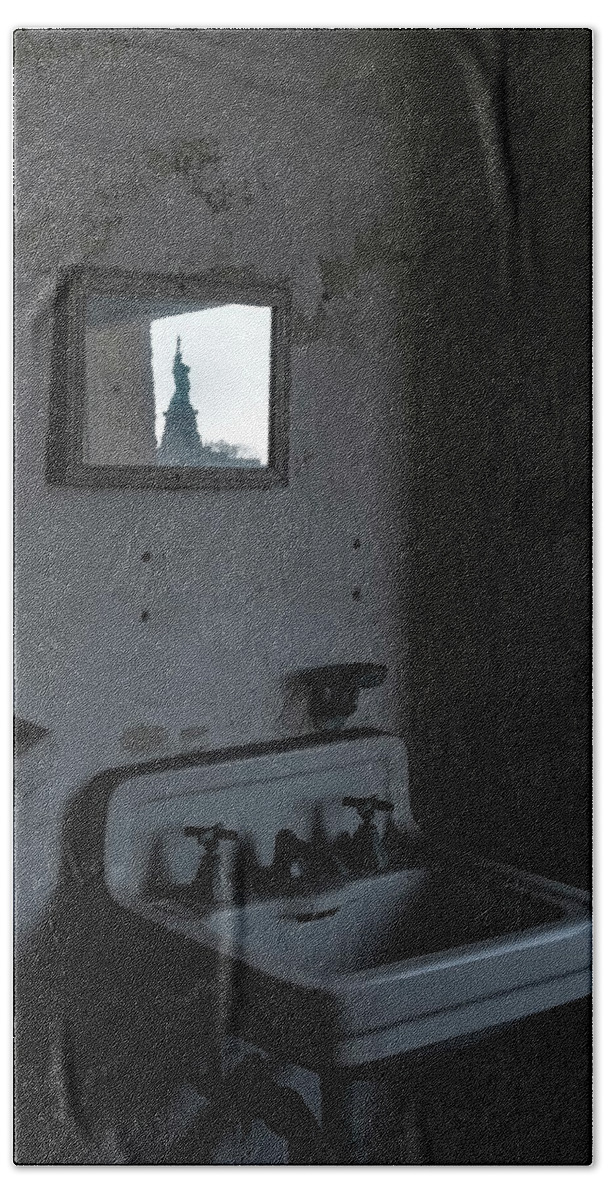 Jersey City New Jersey Beach Towel featuring the photograph Lady Liberty In The Mirror by Tom Singleton