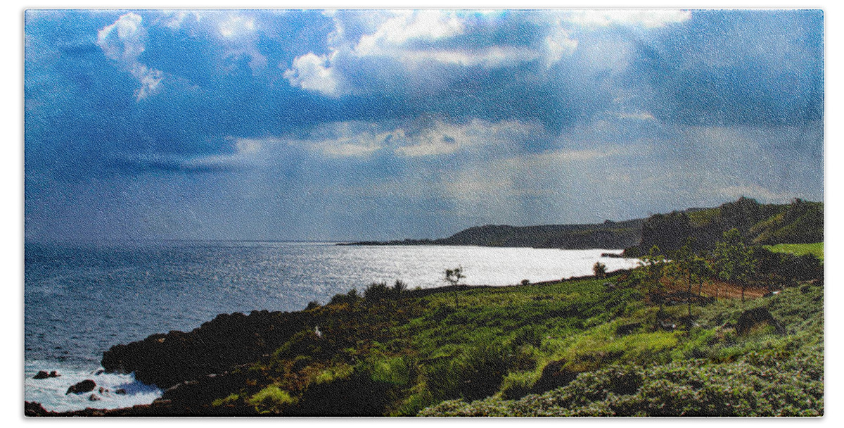 Bonnie Follett Beach Towel featuring the photograph Light Streams on Kauai by Bonnie Follett