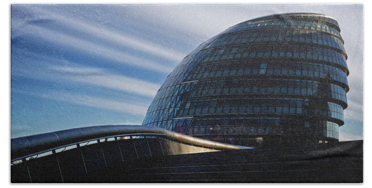 London Beach Sheet featuring the photograph London City Hall by Ian Good