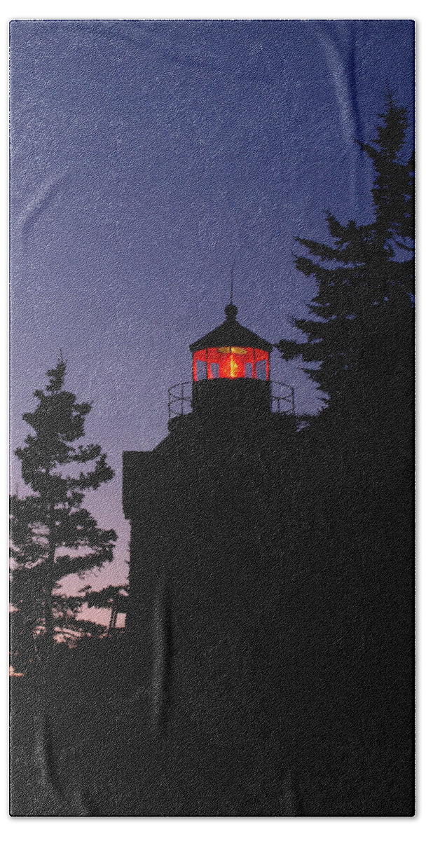 Acadia Lighthouse Beach Towel featuring the photograph Maine Lighthouse by Juergen Roth