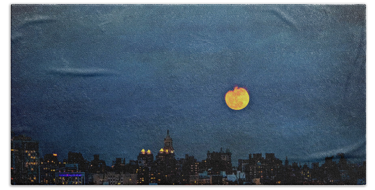 Manhattan Beach Towel featuring the photograph Manhattan Moonrise by Chris Lord