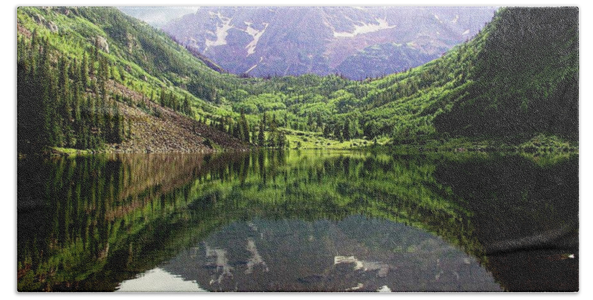 Maroon Bells Beach Towel featuring the photograph Maroon Bells by Jerry Battle