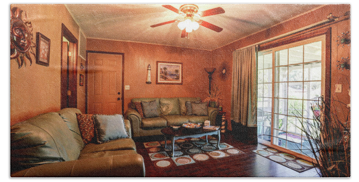 Real Estate Photography Beach Towel featuring the photograph Mt Vernon Family Room by Jeff Kurtz