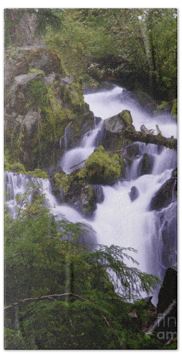 Waterfall Beach Sheet featuring the photograph National Creek Falls 05 by Peter Piatt