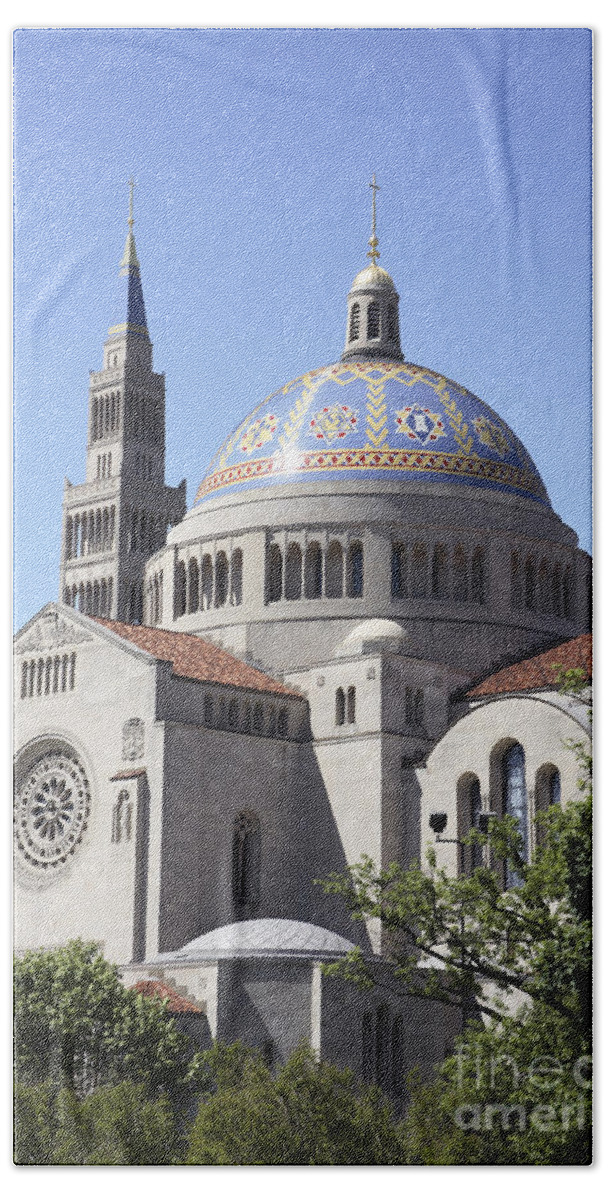  Architecture Beach Towel featuring the photograph National Shrine of the Immaculate Conception by William Kuta