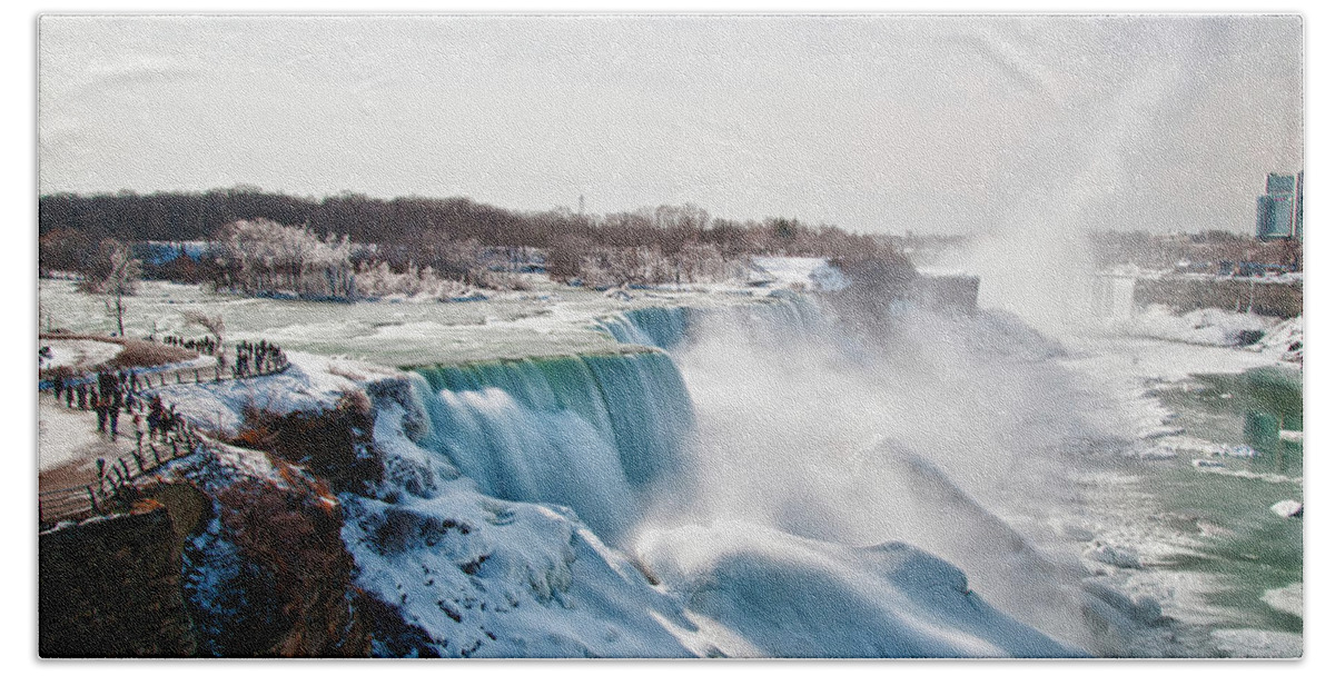 Niagara Falls Beach Sheet featuring the photograph Niagara Falls 4589 by Guy Whiteley