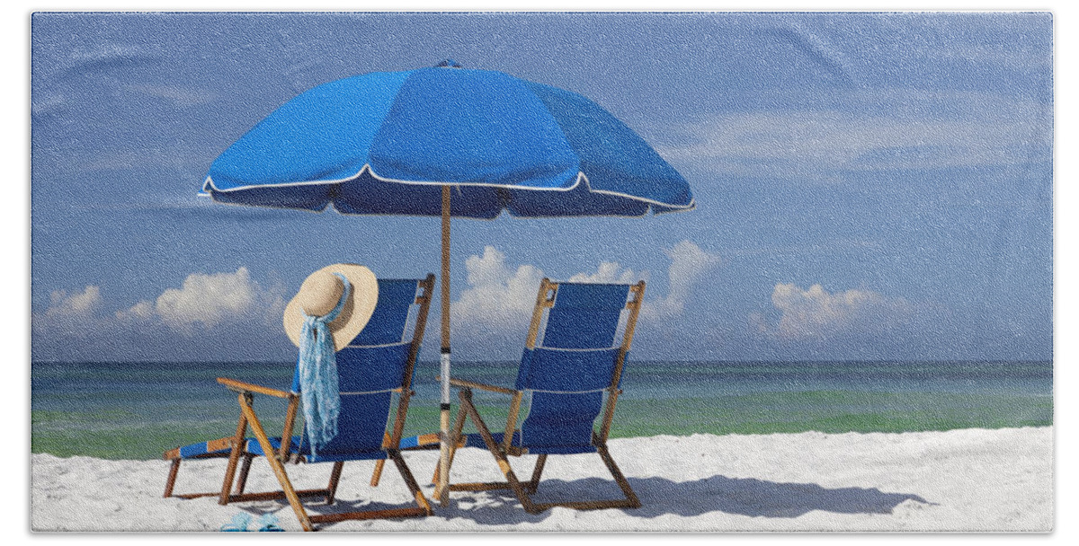 Destin Beach Towel featuring the photograph No Worries by Janet Fikar