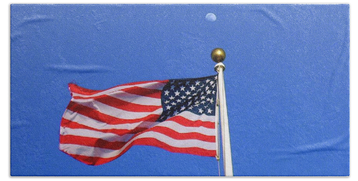 Flag Beach Towel featuring the photograph Old Glory by CAC Graphics