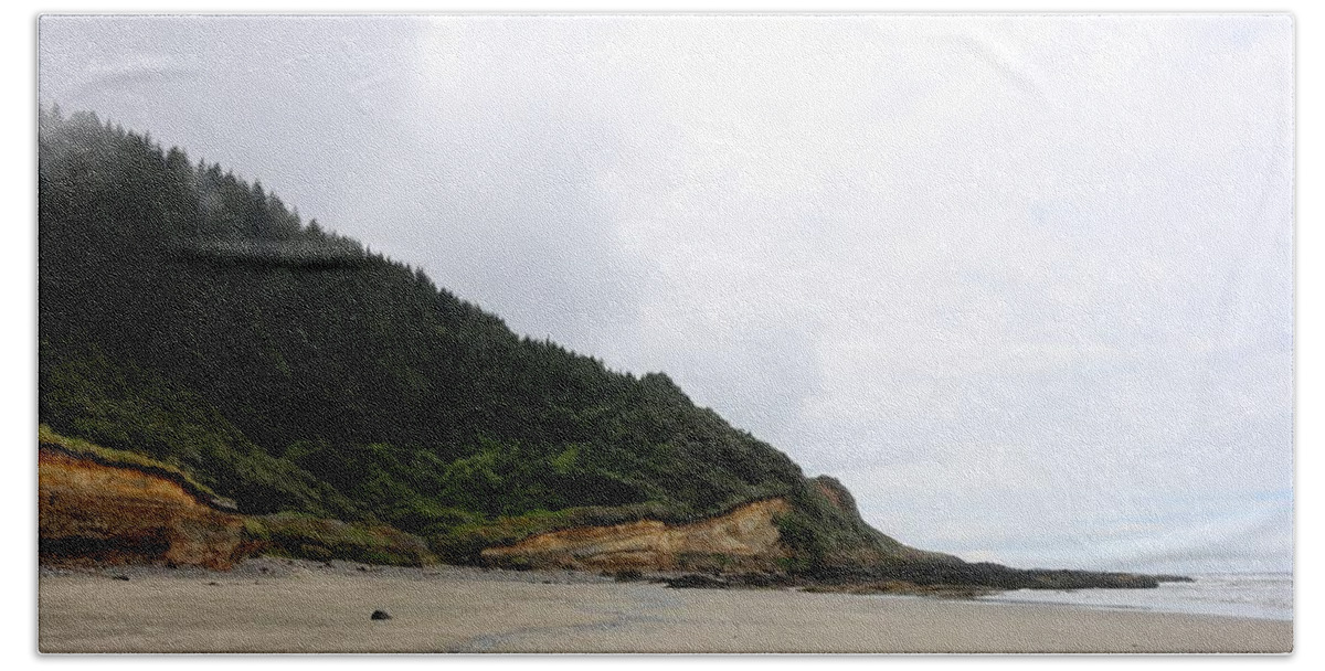 Oregon Coast Beach Towel featuring the photograph Oregon Coast - 85 by Christy Pooschke
