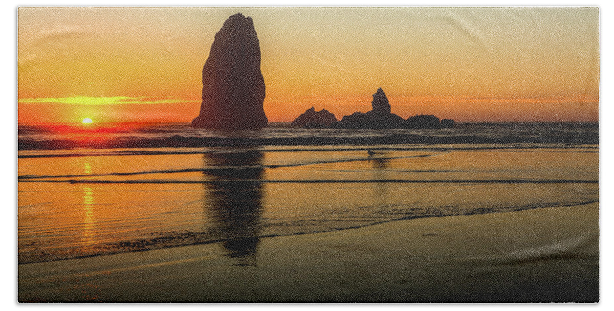 Oregon Beach Sheet featuring the photograph Oregon Coast by Walt Baker