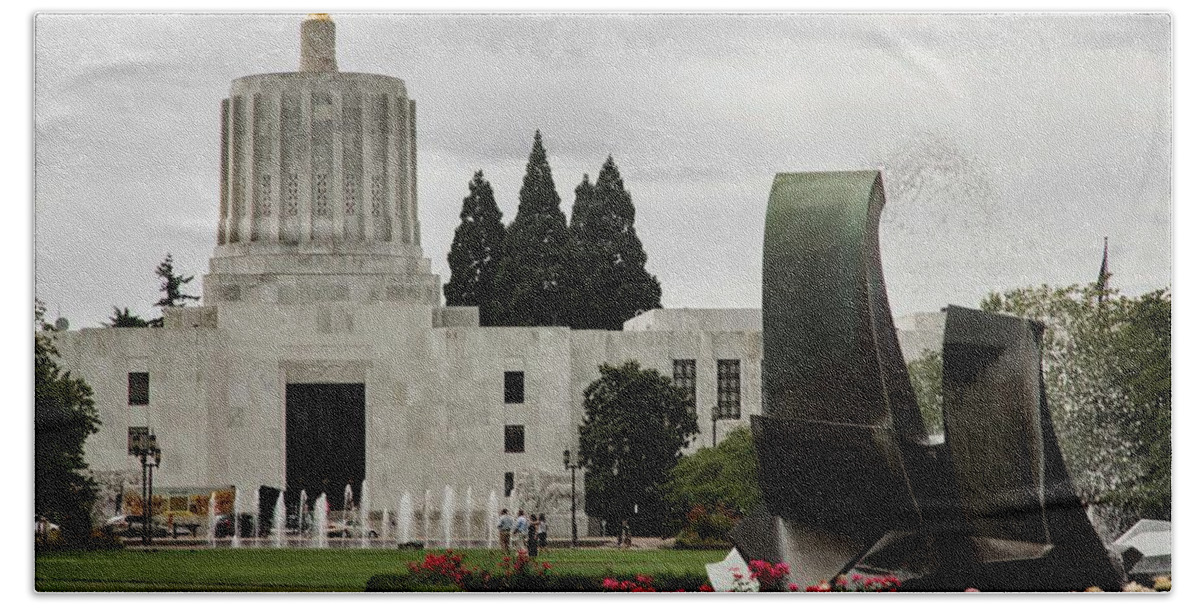 State Capitol Building Beach Towel featuring the photograph Oregon State Capitol Building by Hany J