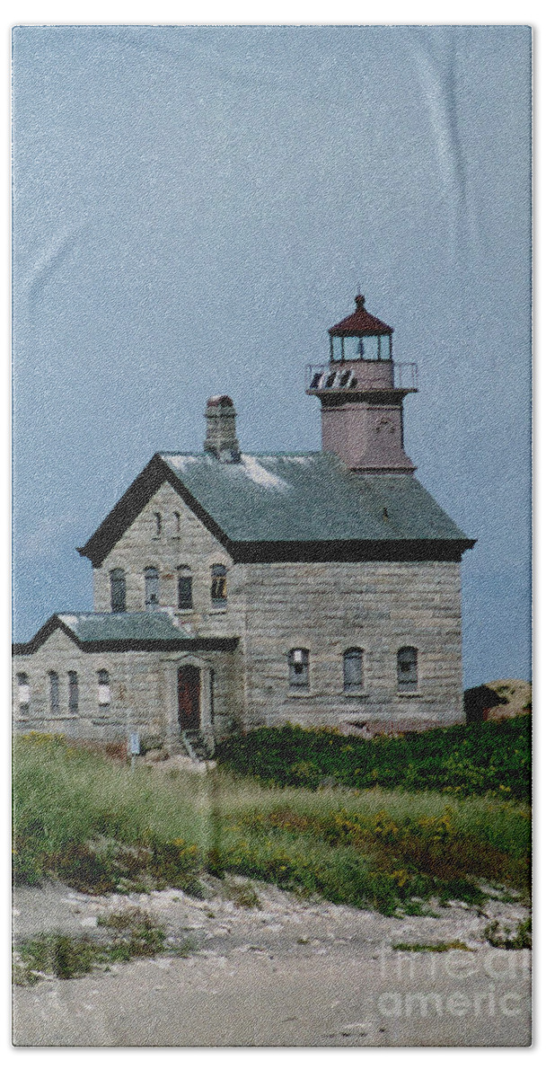 Lighthouses Beach Sheet featuring the photograph Painted Northwest Block Island Lighthouse by Skip Willits