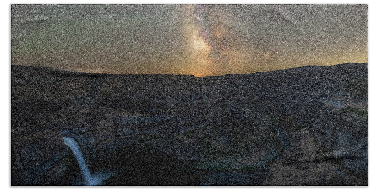 Palouse Falls Beach Sheet featuring the photograph Palouse Falls Milky Way Galaxy by Michael Ver Sprill