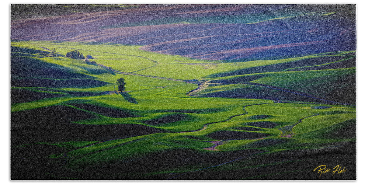 Autumn Beach Towel featuring the photograph Palouse - Later Afternoon by Rikk Flohr