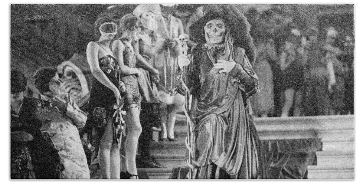 1925 Beach Towel featuring the photograph Phantom Of The Opera, 1925 by Granger