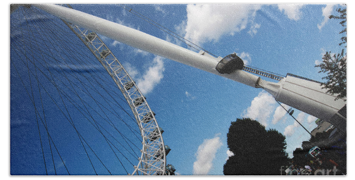 Pillar Beach Towel featuring the photograph Pillar of London s ferris wheel by Agusti Pardo Rossello